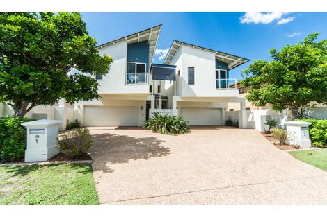 Property photo of 2/11 Mallard Avenue Paradise Point QLD 4216