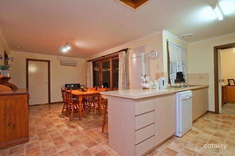 Property photo of 64 Raphael Crescent Frankston VIC 3199