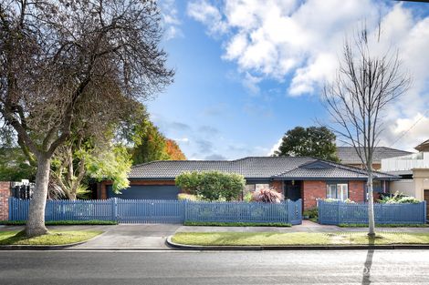 Property photo of 17 Tivey Parade Balwyn VIC 3103