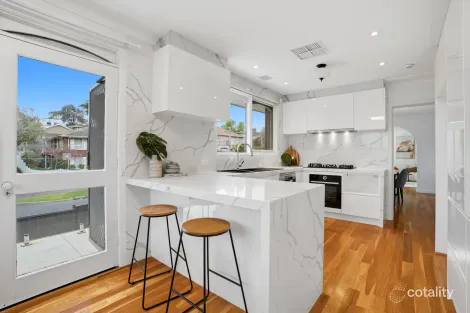 Property photo of 18 Singleton Road Balwyn North VIC 3104