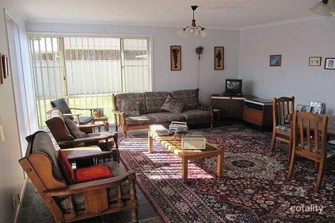 Property photo of 1 Phoenix Close Yamba NSW 2464