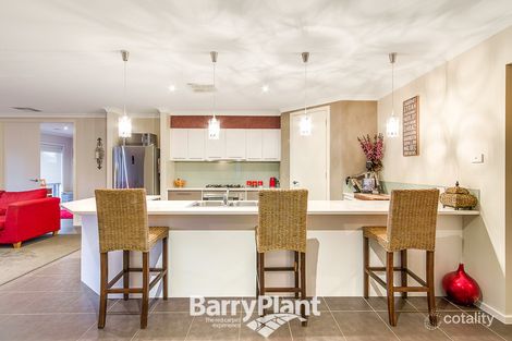 2 Caspian Ch, Pakenham, VIC 3810