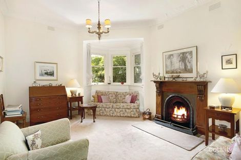 Property photo of 4 Bonfield Avenue Hawthorn East VIC 3123