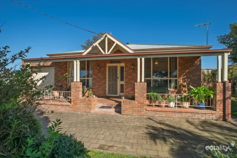 451 Mckenzie St, Lavington, NSW 2641