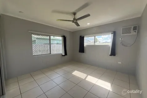 Property photo of 22 Resolution Drive Bentley Park QLD 4869