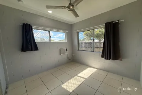Property photo of 22 Resolution Drive Bentley Park QLD 4869