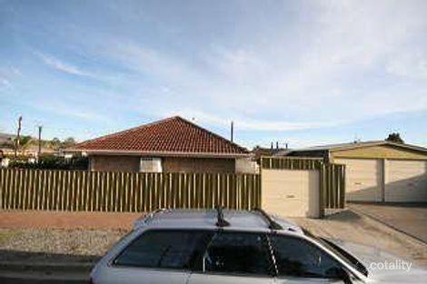 1 Moore Cres, Campbelltown, SA 5074