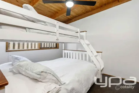 Property photo of 8 Yaringa Court Rye VIC 3941