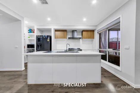 Property photo of 7 Undara Road Clyde North VIC 3978