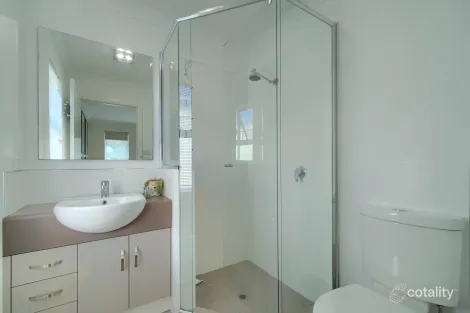 Property photo of 4 Pyrus Gardens Yakamia WA 6330