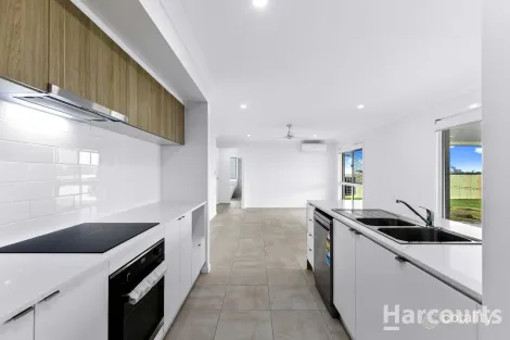 Property photo of 10 Sheoak Way Nikenbah QLD 4655