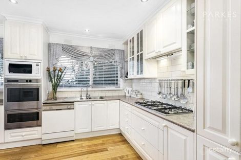 Property photo of 36 Larbert Avenue Balwyn North VIC 3104