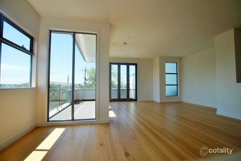 Property photo of 2/359 Napier Street Strathmore VIC 3041