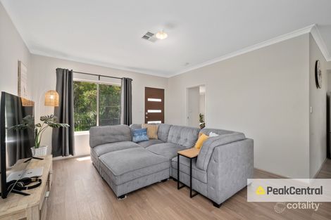 Property photo of 12 Grasstree Lane Success WA 6164