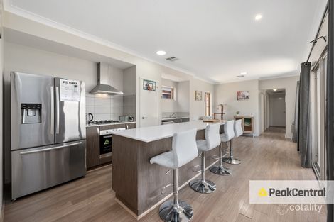 Property photo of 12 Grasstree Lane Success WA 6164