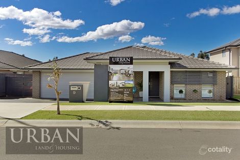 Property photo of 9 Faxon Close Colebee NSW 2761