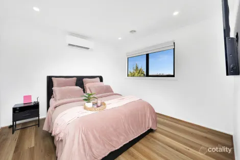 Property photo of 22 Trillium Boulevard Mickleham VIC 3064