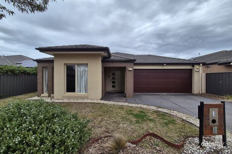 Property photo of 7 Canons Crescent Manor Lakes VIC 3024