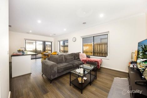 Property photo of 20 Remus Circuit Cranbourne West VIC 3977