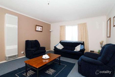 Property photo of 3 Taldra Place Cranbourne West VIC 3977