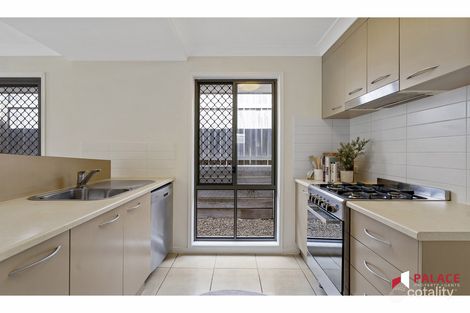 Property photo of 8 Pinnacle Close Springfield Lakes QLD 4300