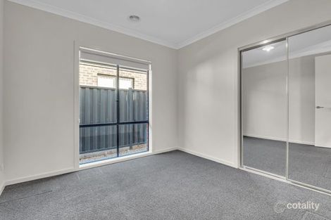 Property photo of 21 Graphite Crescent Wollert VIC 3750