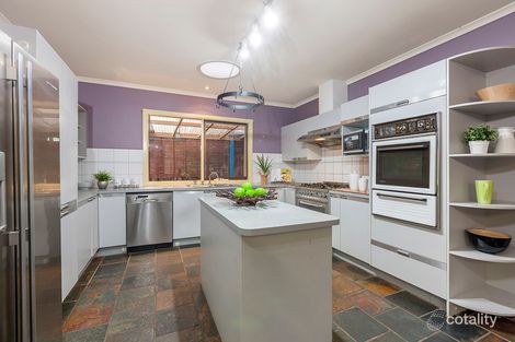 Property photo of 18 Tinarra Court Wantirna South VIC 3152