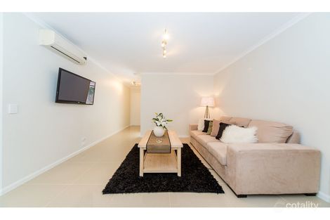 Property photo of 2/58 Village Way Oxenford QLD 4210