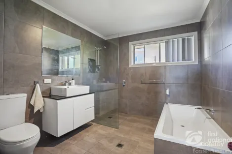Property photo of 13 Narran Close Forster NSW 2428