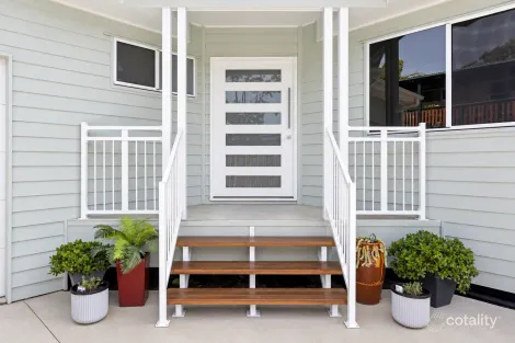 37 Central Ave, Scarborough, QLD 4020