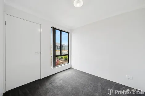 Property photo of 8 Encounter Road Byford WA 6122