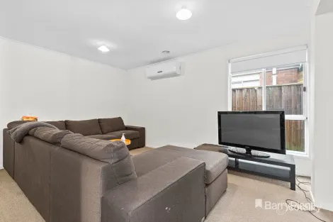 Property photo of 28 Kimberley Grove Pakenham VIC 3810