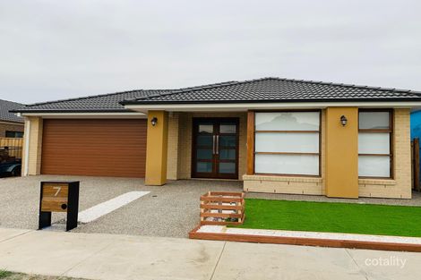 7 Charnwood St, Mickleham, VIC 3064