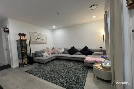 Property photo of 23 Eunice Glade Riverstone NSW 2765