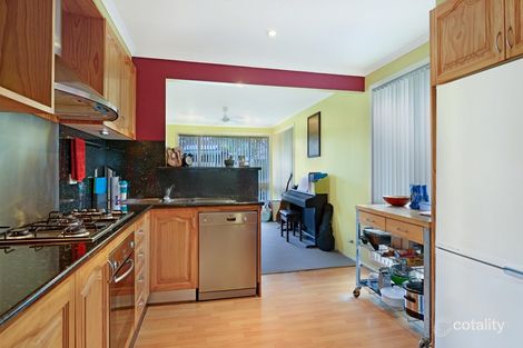 Property photo of 17 Fraser Crescent Albion Park NSW 2527
