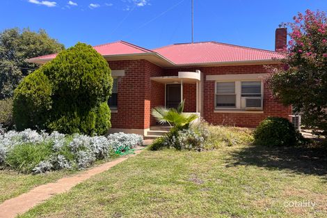 8 Guilford St, Clare, SA 5453