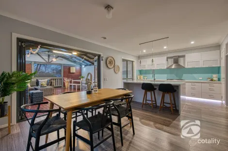 Property photo of 5 Florio Close Berwick VIC 3806