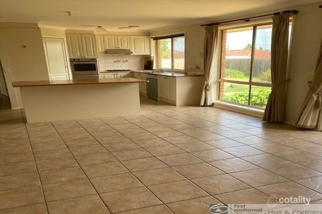 Property photo of 23 Kendall Drive Narre Warren VIC 3805