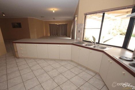 Property photo of 31 Barton Drive Australind WA 6233