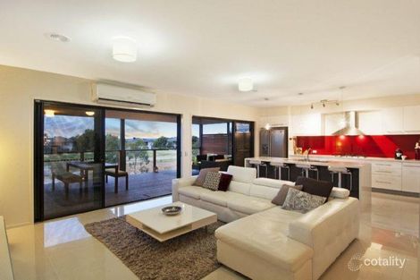 Property photo of 7 Crampton Chase Sandhurst VIC 3977