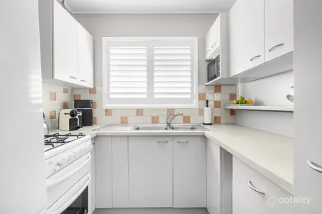 Property photo of 11 Euston Street Wynnum West QLD 4178