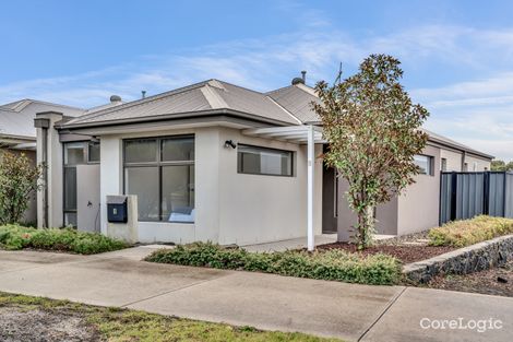Property photo of 8 Brookfield Boulevard Craigieburn VIC 3064