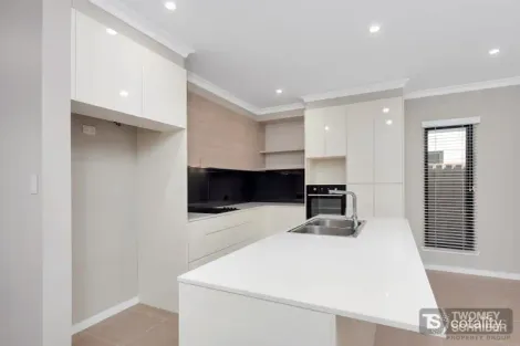 Property photo of 62 Edge Court Manoora QLD 4870