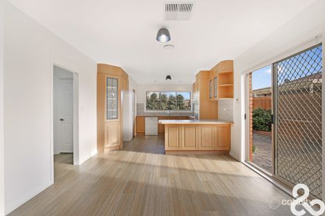 Property photo of 18 Kenthurst Court Mill Park VIC 3082