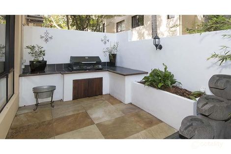 Property photo of 2/23 Oak Avenue Surfers Paradise QLD 4217