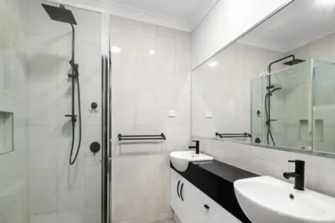 Property photo of 4 Barham Way Spring Mountain QLD 4300