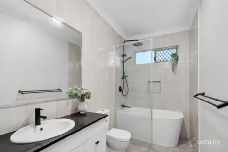 Property photo of 4 Barham Way Spring Mountain QLD 4300