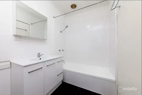 Property photo of 2/35 Shaw Street Bardon QLD 4065