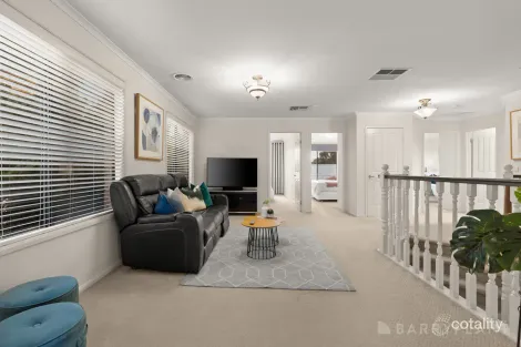 Property photo of 3 Lowanna Street Berwick VIC 3806