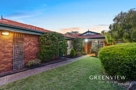 10 Bianco Ct, Cranbourne North, VIC 3977